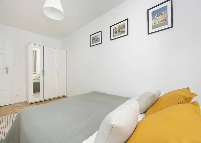 Cozy Apartment In Downtown Warsaw By Noclegi Renters